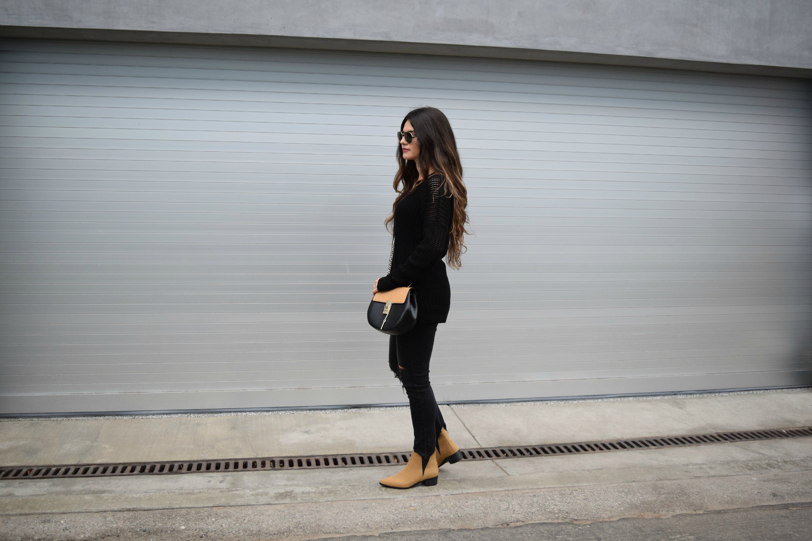 all-black-and-camel-outfit-girl-about-town