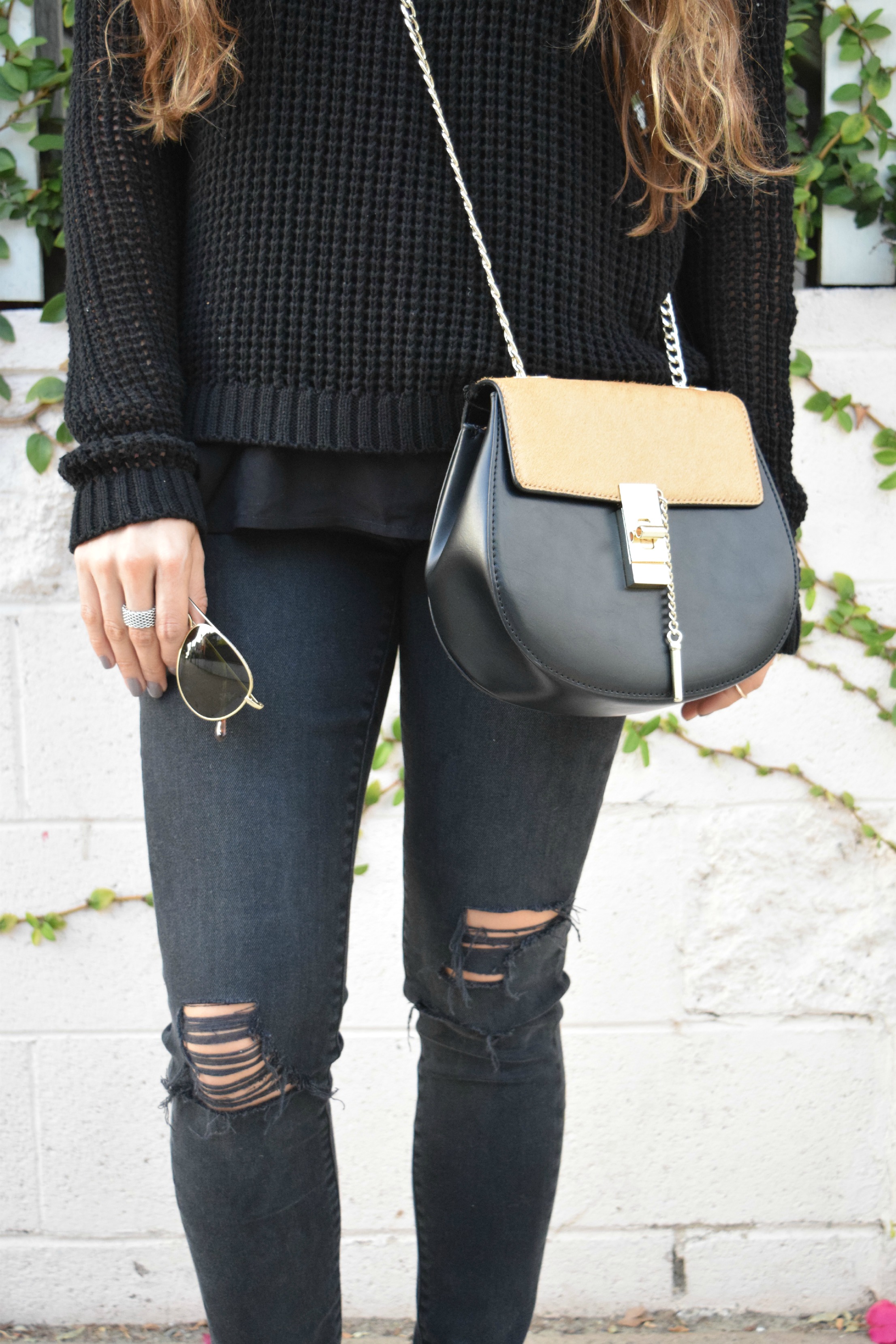 black-sweater-black-skinny-jeans