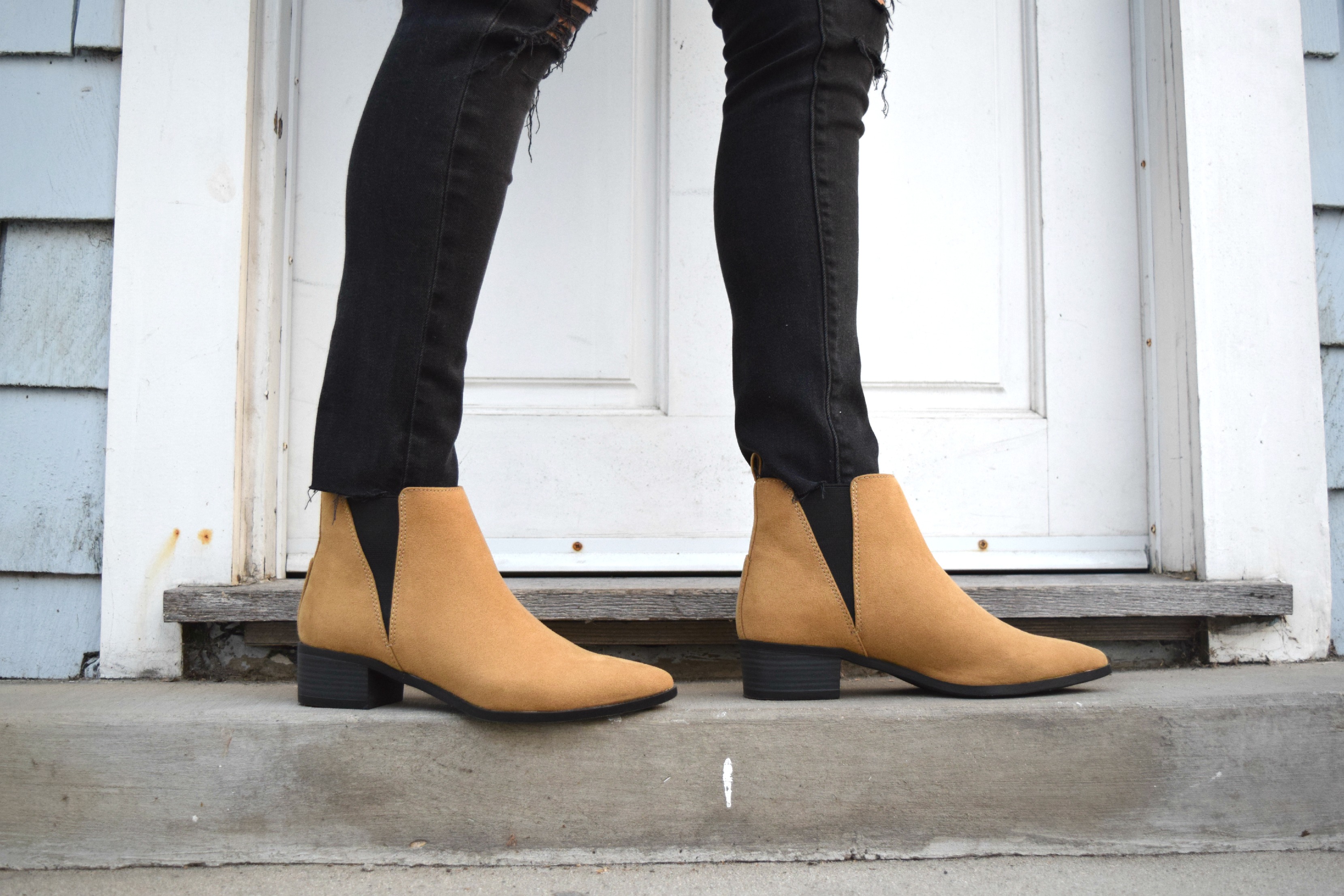 old-navy-camel-chelsea-boots